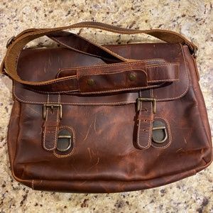 PLUME LEATHER MESSENGER BAG